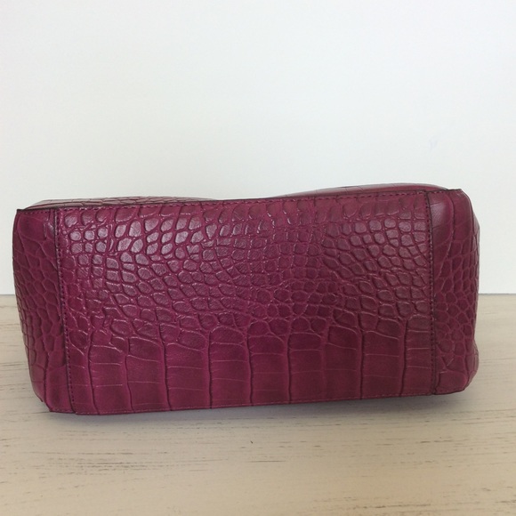 Mondani Magenta Tote. 🔹New - Picture 4 of 7